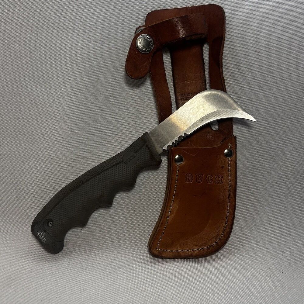 Vintage Buck 810 Knife with Buck Leather Sheath Cover 810-15